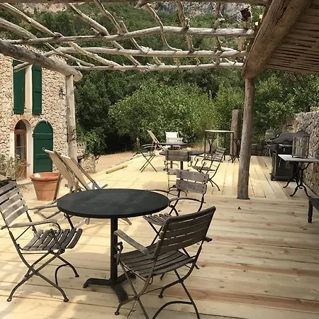 Mymoustiers Vakantiehuis *